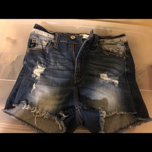 Small Kan can shorts